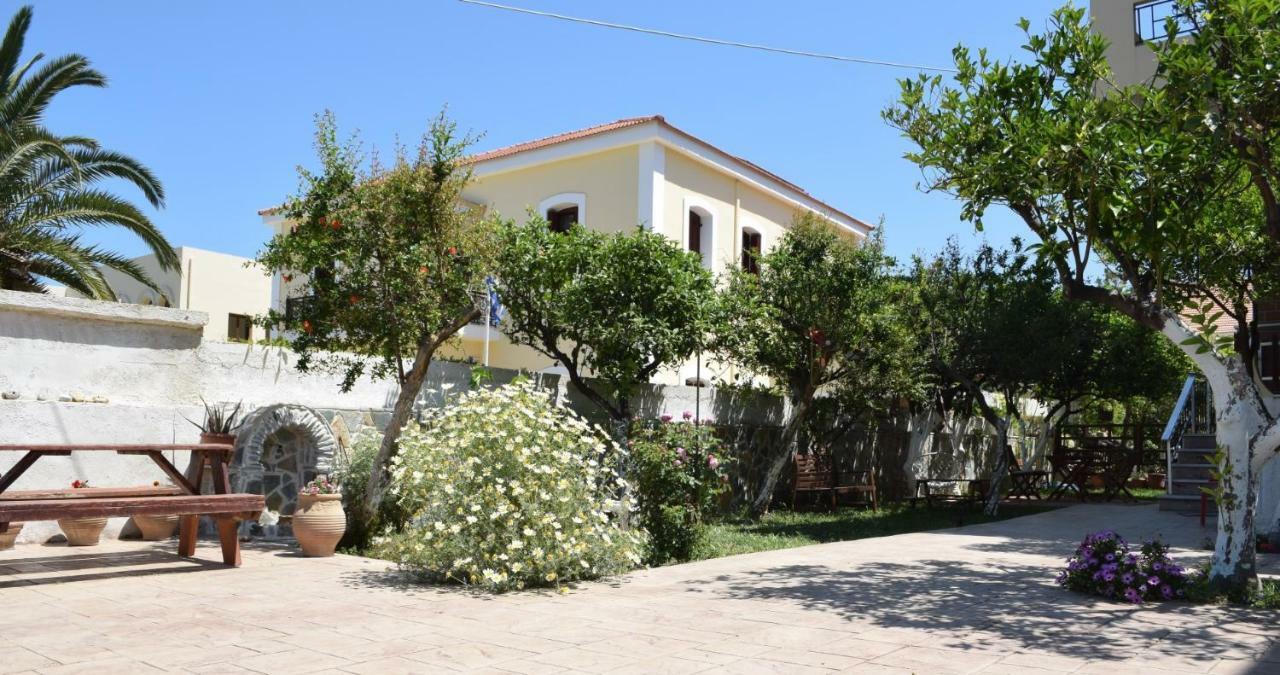 Central House With Quiet Garden كيساموس المظهر الخارجي الصورة